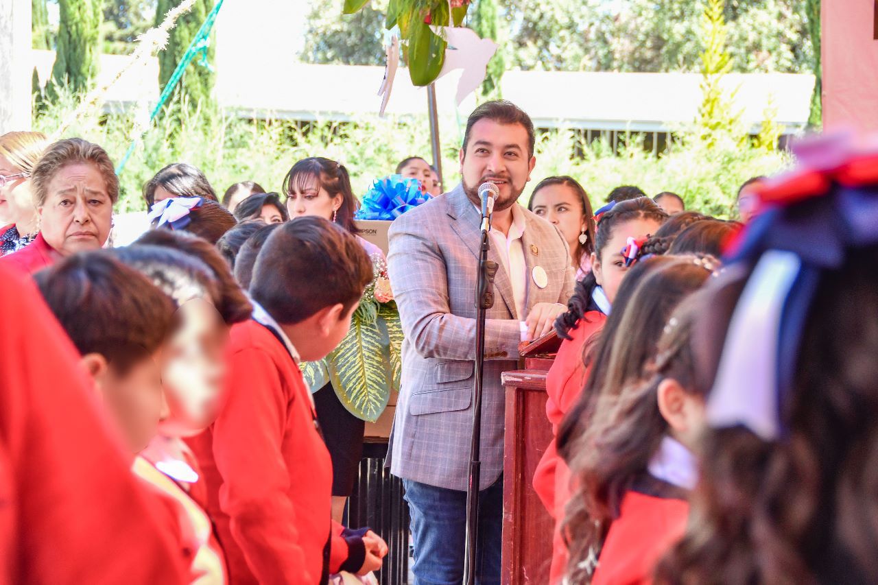 La educación es fundamental para tener una sociedad más justa y con oportunidades: Salvador Santos Cedillo
